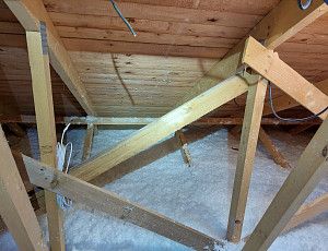 Zateplení novostavby typu bungalov pomocí foukané izolace